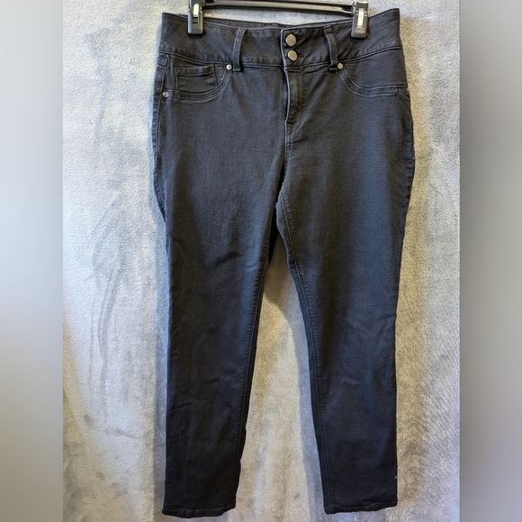 1822 Denim - Picture 2 of 4
